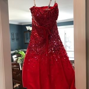 Formals dresses. 0-2. Each worn once. $75 each